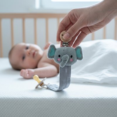 attache tetine esthetique