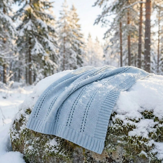 couverture bebe tricot bleu clair
